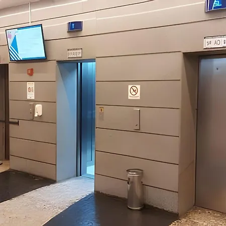 Studio Premium no Centro em frente ao Metrô e VLT-2